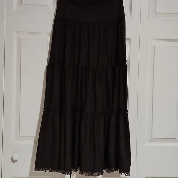 GNW Brown Tiered Maxi Skirt Lace Hem Size Small - Picture 4 of 4